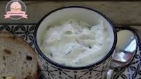 Tzatziki parfumé à la menthe et la coriandre Tzatziki parfumé à la menthe et la coriandre