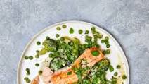 Pan-Fried Salmon With Creamy Pesto Veg Pan-Fried Salmon With Creamy Pesto Veg