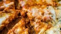 Tikka Masala Stuffed Crust Pizza Tikka Masala Stuffed Crust Pizza