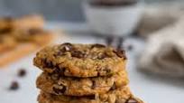 Chewy Oatmeal Chocolate Chip Cookies Chewy Oatmeal Chocolate Chip Cookies
