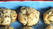 Quick & Easy Garlic Knots Quick & Easy Garlic Knots