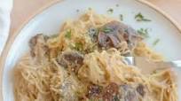 Creamy Vegan Mushroom Spaghetti Squash Creamy Vegan Mushroom Spaghetti Squash