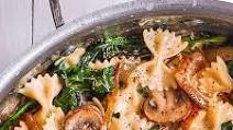 Farfalle Pasta with Spinach, Mushrooms, and Caramelized Onions Farfalle Pasta with Spinach, Mushrooms, and Caramelized Onions