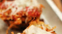 Bruschetta Meatloaf Cups {Guest Post from Julie’s Eats and Treats} Bruschetta Meatloaf Cups {Guest Post from Julie’s Eats and Treats}