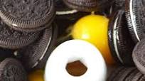 Oreo Bundt Cake (TikTok Viral) Oreo Bundt Cake (TikTok Viral)