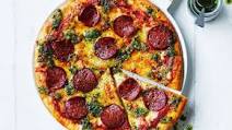 Simple pesto pepperoni pizza Simple pesto pepperoni pizza