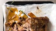 Slow Cooker Roast Lamb Leg with Gravy Slow Cooker Roast Lamb Leg with Gravy