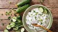 Raita india: qué es esta salsa, cómo se hace, cuál es la mejor manera de disfrutarla (y 15 recetas a las que sienta de maravilla) Raita india: qué es esta salsa, cómo se hace, cuál es la mejor manera de disfrutarla (y 15 recetas a las que sienta de maravilla)