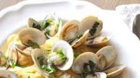 Little Neck Clams in Wine and Garlic Broth Little Neck Clams in Wine and Garlic Broth