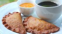 Green plantain empanadas with cheese filling {Empanadas de verde} Green plantain empanadas with cheese filling {Empanadas de verde}