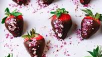 Chocolate Covered Strawberries with Rose Petals Chocolate Covered Strawberries with Rose Petals