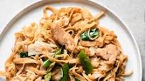 Shanghai Stir-Fried Noodles With Chicken Shanghai Stir-Fried Noodles With Chicken