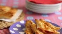 How to make pizza pockets How to make pizza pockets