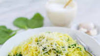 Garlic Parmesan Spaghetti Squash with Spinach Garlic Parmesan Spaghetti Squash with Spinach