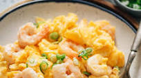Scrambled Eggs with Shrimp (滑蛋虾仁) Scrambled Eggs with Shrimp (滑蛋虾仁)