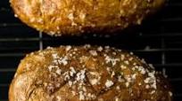 How to Make Oven Baked Potatoes How to Make Oven Baked Potatoes