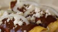 Enmoladas (Chicken Mole Enchiladas) Enmoladas (Chicken Mole Enchiladas)