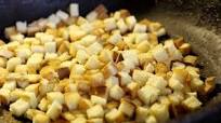 Cómo hacer picatostes o croutons en 5 minutos Cómo hacer picatostes o croutons en 5 minutos