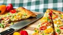 Sausage Gravy Pizza | #BreadBakers Sausage Gravy Pizza | #BreadBakers