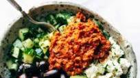 Mediterranean Quinoa Bowls with Roasted Red Pepper Sauce Mediterranean Quinoa Bowls with Roasted Red Pepper Sauce