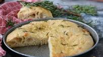FOCACCIA AL ROSMARINO FOCACCIA AL ROSMARINO