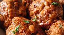 Chinese Lion’s Head Pork Meatballs (狮子头) Chinese Lion’s Head Pork Meatballs (狮子头)