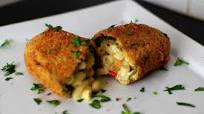 Mac and Cheese Stuffed Chile Relleno Mac and Cheese Stuffed Chile Relleno