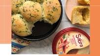 Spicy Hummus and Mozzarella Stuffed Buns Spicy Hummus and Mozzarella Stuffed Buns
