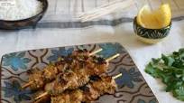 Pinchos morunos caseros: receta fácil de carne adobada para la plancha o la barbacoa Pinchos morunos caseros: receta fácil de carne adobada para la plancha o la barbacoa