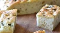 Focaccia - nem opskrift på hjemmebagt focaccia Focaccia - nem opskrift på hjemmebagt focaccia