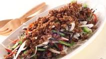 Crunchy Beef Soboro Salad with Hijiki Seaweed Crunchy Beef Soboro Salad with Hijiki Seaweed