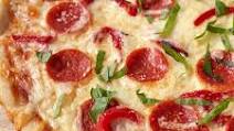 Deluxe Pepperoni Pizza Deluxe Pepperoni Pizza