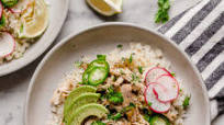 Salsa Verde Chicken (Crockpot or Instant Pot) Salsa Verde Chicken (Crockpot or Instant Pot)
