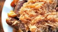 🍎Sweet Sausage and Sauerkraut Slow Cooker Recipe • Simple At Home 🍏 🍎Sweet Sausage and Sauerkraut Slow Cooker Recipe • Simple At Home 🍏
