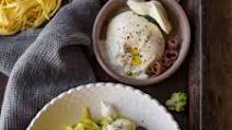 Tagliatelle with romanesco, anchovies and burrata Tagliatelle with romanesco, anchovies and burrata
