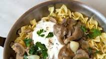 Slow Cooker Mushroom Stroganoff with Egg Noodles Slow Cooker Mushroom Stroganoff with Egg Noodles