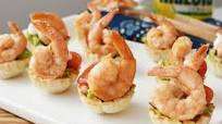 Shrimp Guacamole Cups (Easy 15 Minute Recipe) Shrimp Guacamole Cups (Easy 15 Minute Recipe)