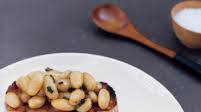 Bruschetta with Cannellini Beans and Herbs Bruschetta with Cannellini Beans and Herbs