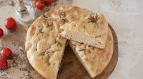 Pan focaccia: la ricetta della focaccia alta e super soffice da fare a casa Pan focaccia: la ricetta della focaccia alta e super soffice da fare a casa