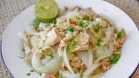 Ginisang Tuna (Canned Albacore Tuna Sauteed with Onions) Ginisang Tuna (Canned Albacore Tuna Sauteed with Onions)