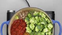 One-Pot Spaghetti with Broccoli and Meat Sauce One-Pot Spaghetti with Broccoli and Meat Sauce