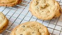 CakeBoss Soft & Thick Chocolate Chip Cookies CakeBoss Soft & Thick Chocolate Chip Cookies