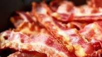 Bacon in Cast-Iron Skillet: A Sizzling Sensation Bacon in Cast-Iron Skillet: A Sizzling Sensation