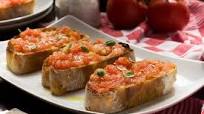 Spanish bruschetta (pan con tomate) Spanish bruschetta (pan con tomate)