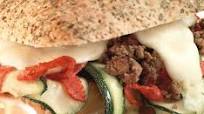 Focaccia met mozzarella en courgette Focaccia met mozzarella en courgette