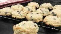 Easy Keto Chocolate Chip Cookies Easy Keto Chocolate Chip Cookies