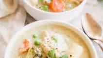 Slow Cooker Healthy Chicken Pot Pie Soup (Whole30, Paleo, Dairy-free) Slow Cooker Healthy Chicken Pot Pie Soup (Whole30, Paleo, Dairy-free)