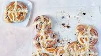 Hot cross cinnamon buns Hot cross cinnamon buns