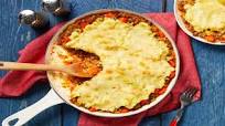 Pub-Style Shepherd’s Pie with White Cheddar & Thyme Mashed Potatoes Pub-Style Shepherd’s Pie with White Cheddar & Thyme Mashed Potatoes