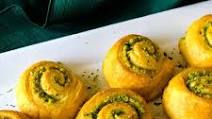 Easy Pesto Dinner Rolls with Crescents Easy Pesto Dinner Rolls with Crescents